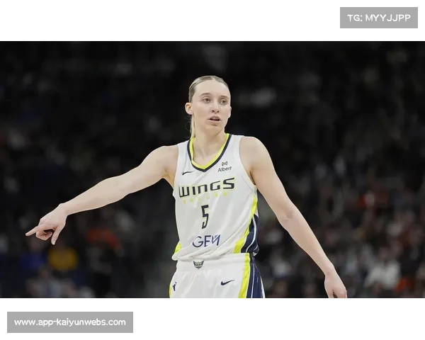 WNBA传奇球星巡展首站芝加哥开幕 展出奖杯复制品与历史珍品 WNBA传奇球星巡展首站芝加哥开幕 展出奖杯复制品与历史珍品