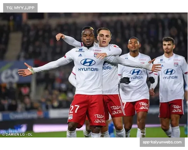 水晶宫客场遭斯特拉斯堡逆转,萨尔失空门成比赛转折点